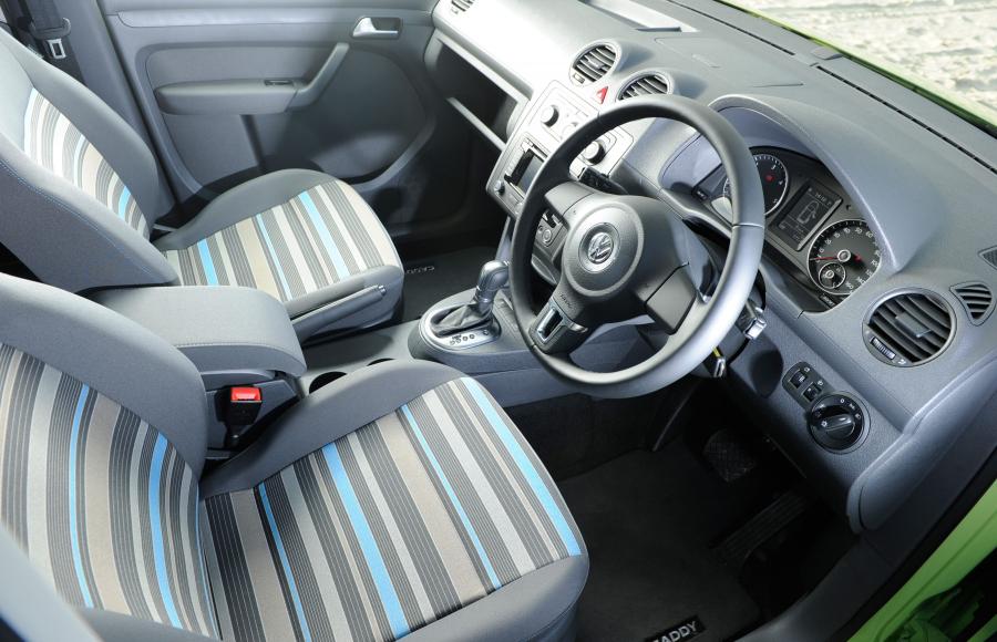  Volkswagen Caddy Camper 2.0 TDi BlueMotion 2013 года  (UK) (фото 11 из 30)